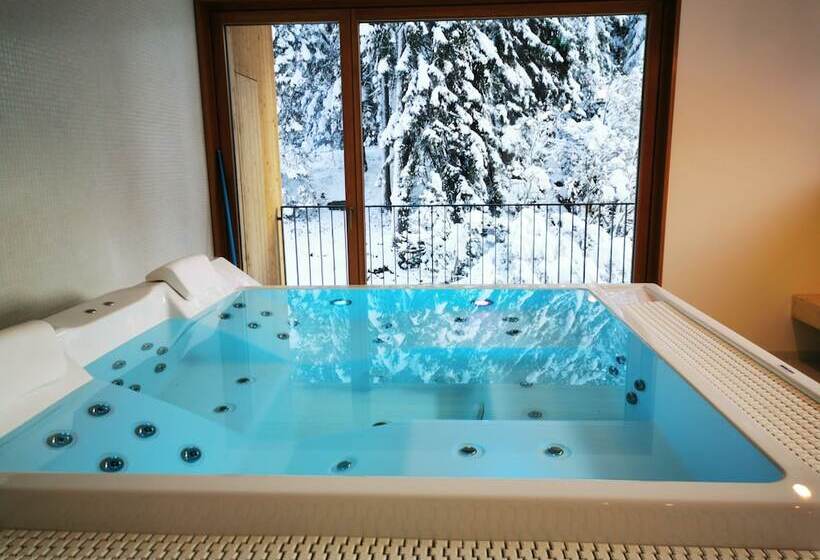 ホテル Campra Alpine Lodge & Spa