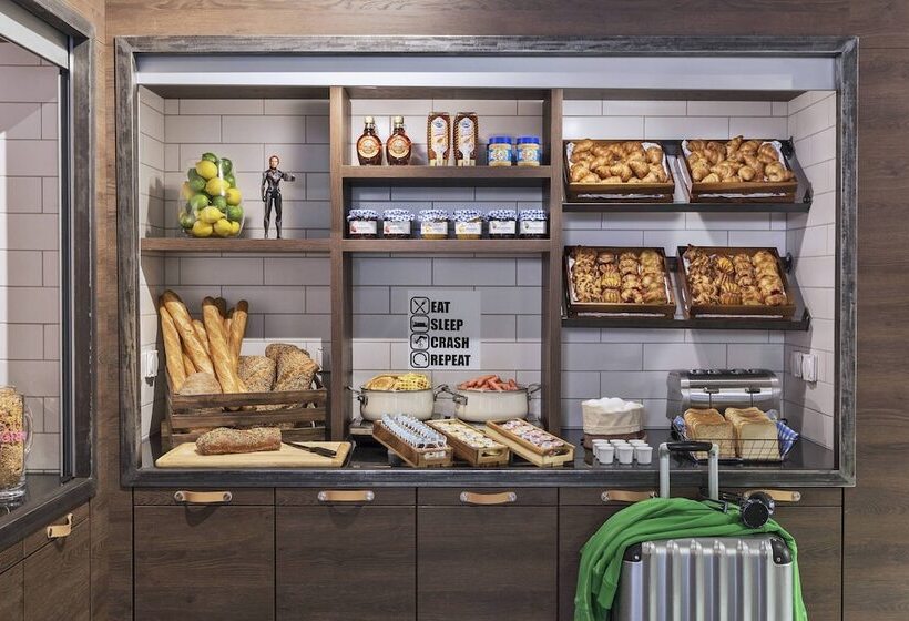 בית מלון כפרי Moxy Lausanne City