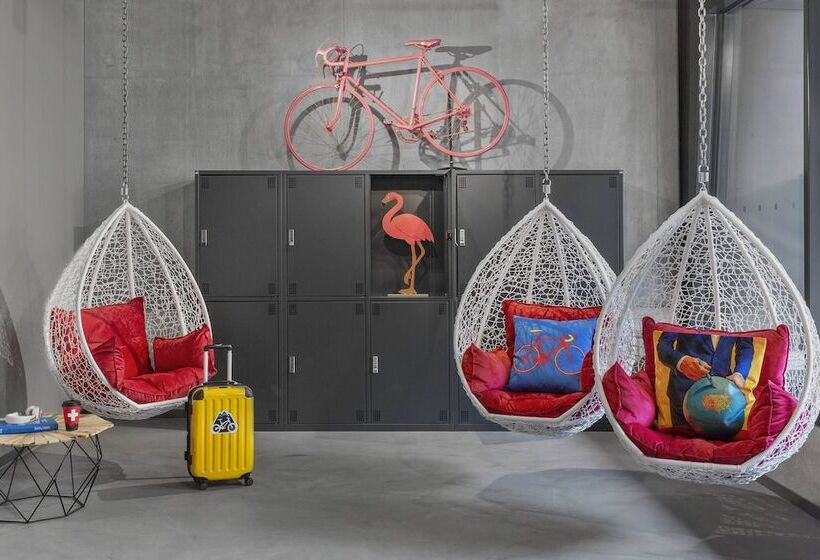 בית מלון כפרי Moxy Lausanne City