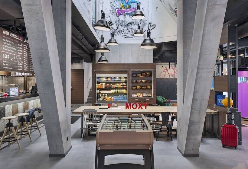 בית מלון כפרי Moxy Lausanne City