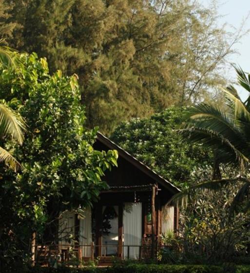 Chivaree  And Resort