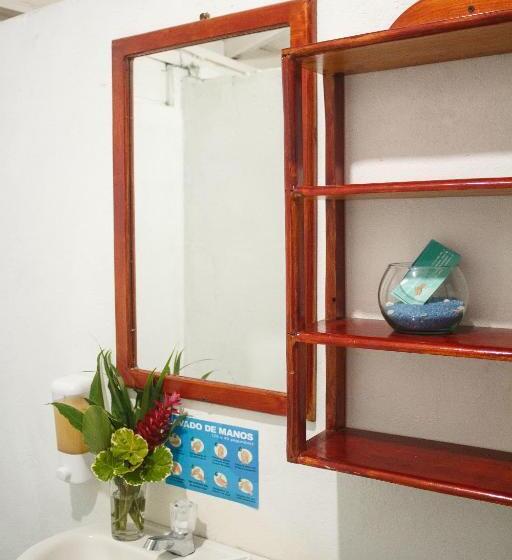 هتل Cabañas Los Almendros