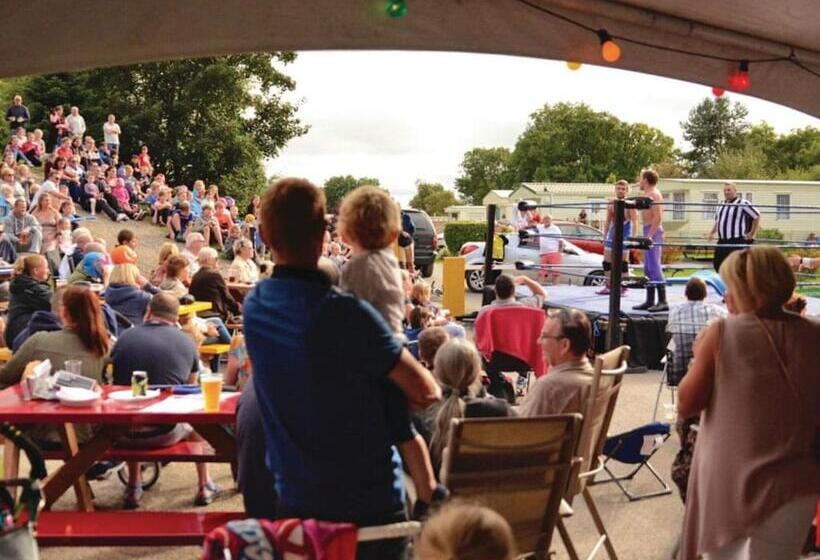 منتجع Parc Farm Holiday Park