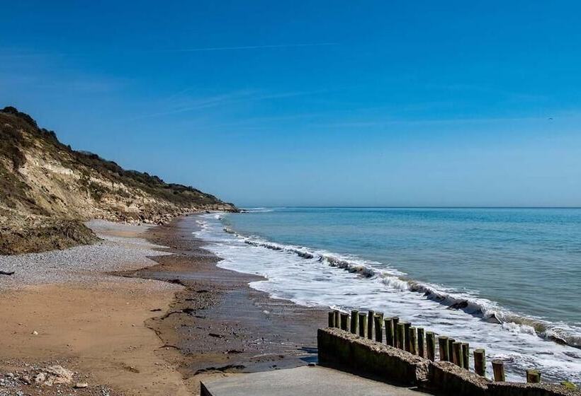 אתר נופש Whitecliff Bay Holiday Park