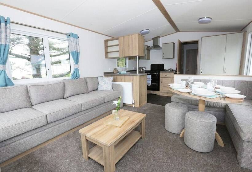 אתר נופש Whitecliff Bay Holiday Park