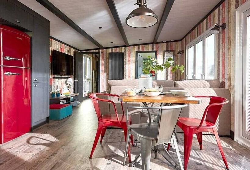 אתר נופש Whitecliff Bay Holiday Park