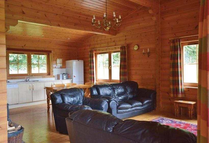 منتجع Woodside Lodges Country Park