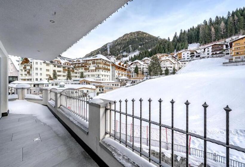 هتل Garni Christine