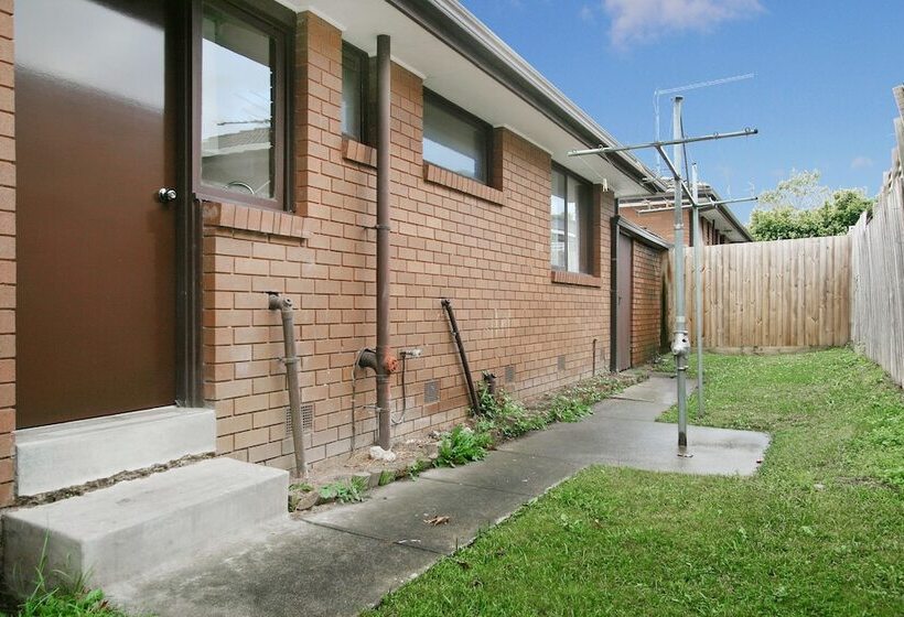 40 Thames Holiday Unit