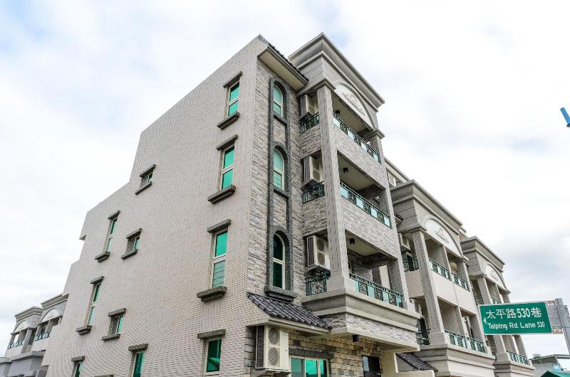 تختخواب و صبحانه Taiping 528