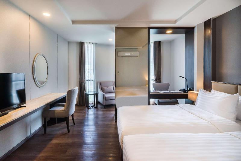 هتل Best Western Plus Peak Vista Inn & Suites