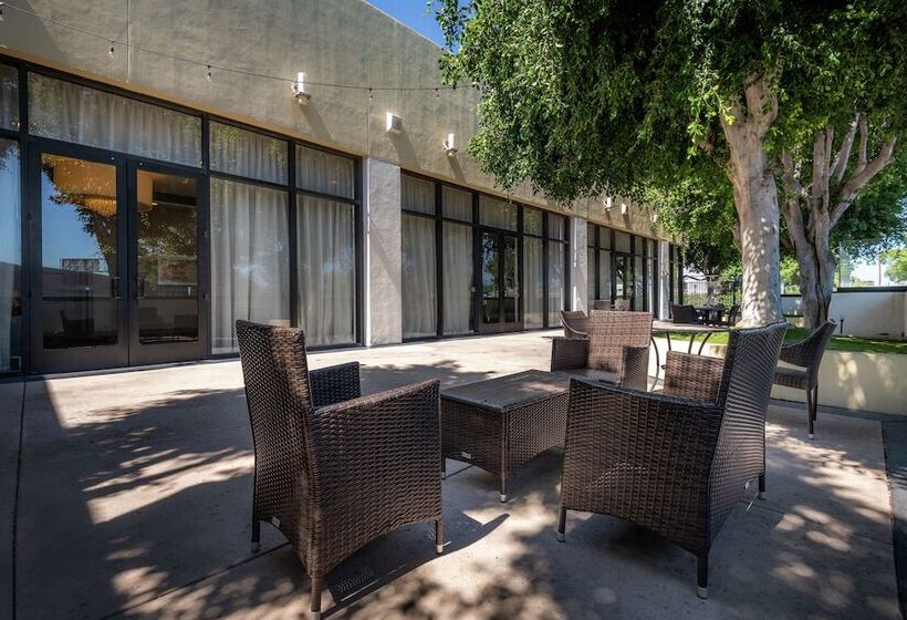 בית מלון כפרי Doubletree By Hilton Los Angeles  Norwalk