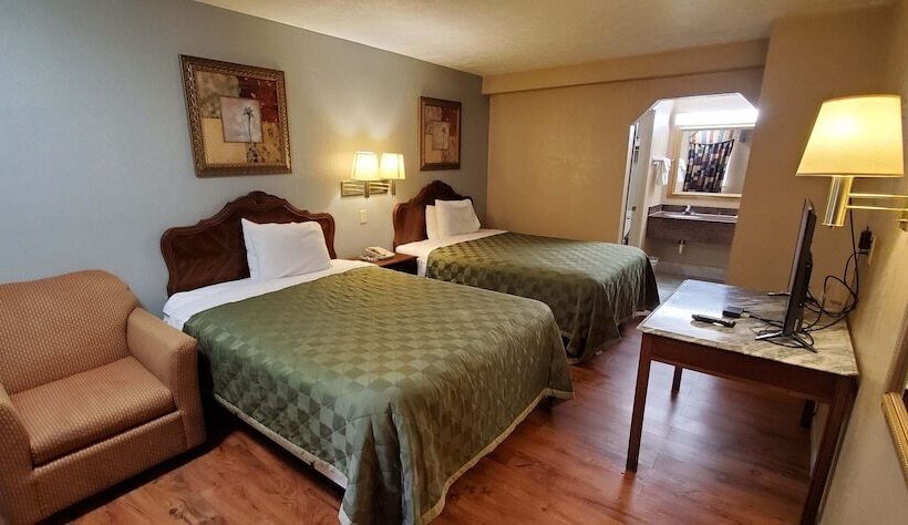 فندق Fairbridge Inn & Suites
