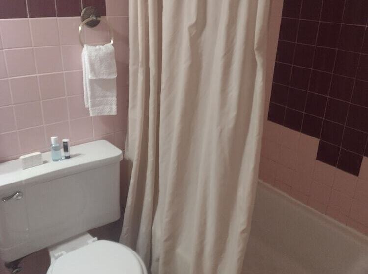 فندق Hub City Inn