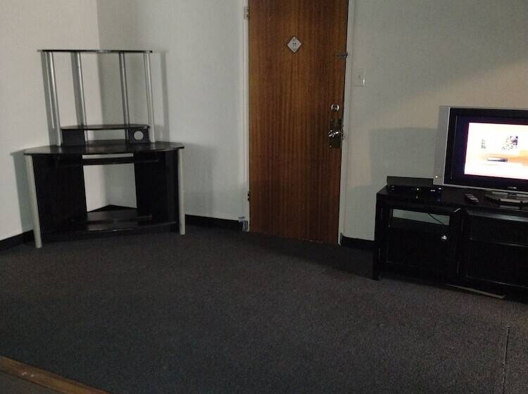 فندق Hub City Inn