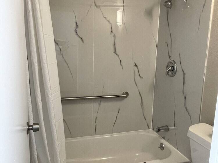 בית מלון כפרי Masters Inn Atlanta Doraville At I 85 & 285