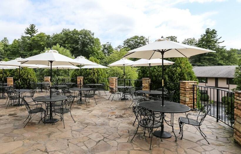 فندق Meadowbrook Inn