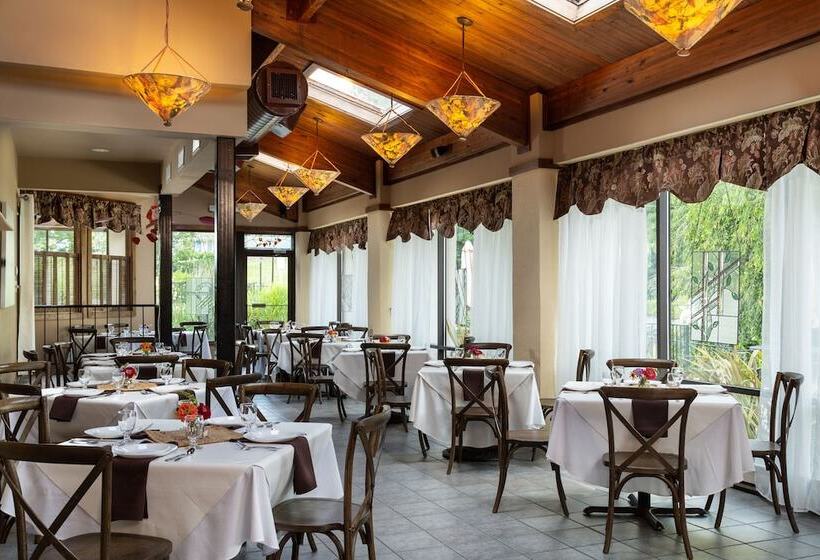 فندق Meadowbrook Inn