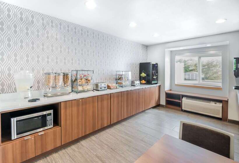 Microtel By Wyndham Victor