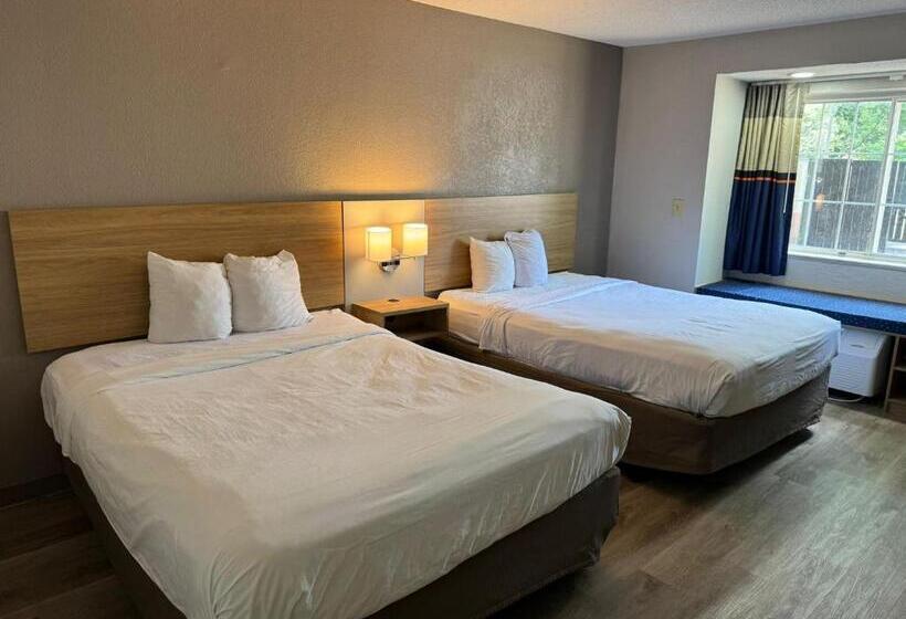 Microtel Inn By Wyndham Winston Salem