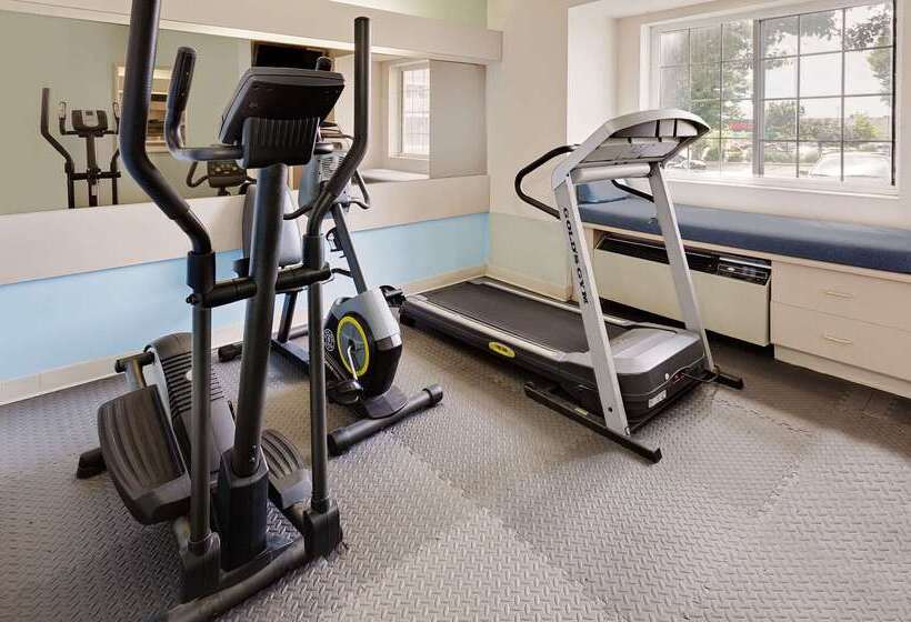 Microtel Inn & Suites By Wyndham Madison East