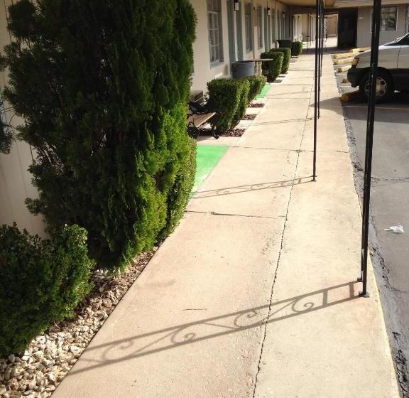 فندق على الطريق Mayo Inn