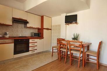 Apartments Anuška