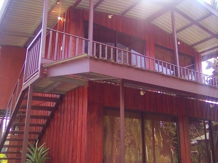 فندق Cabinas Y Tour Aaron Tortuguero