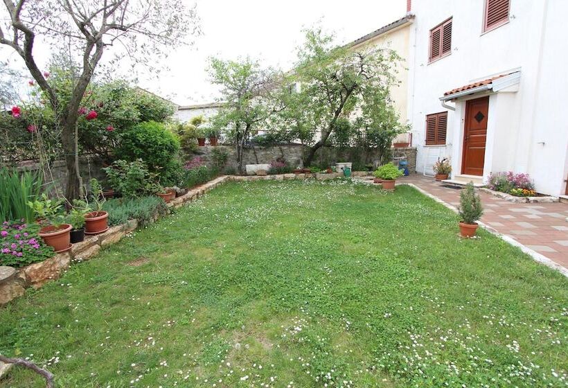 פנסיון Guest House Liliana