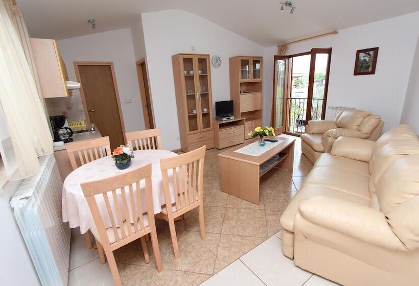 פנסיון Guest House Liliana