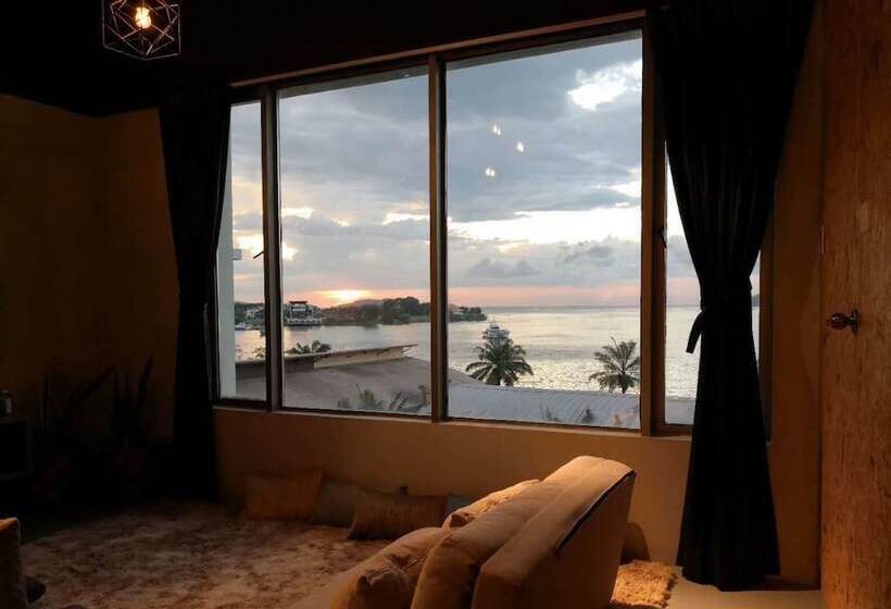 فندق Homy Seafront Hostel