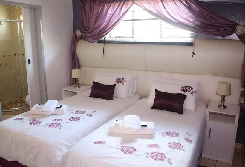 ペンション Roba Monakedi Guest Lodge