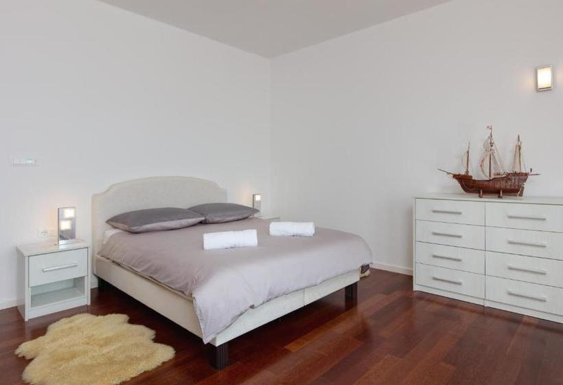 Villa The White Villa