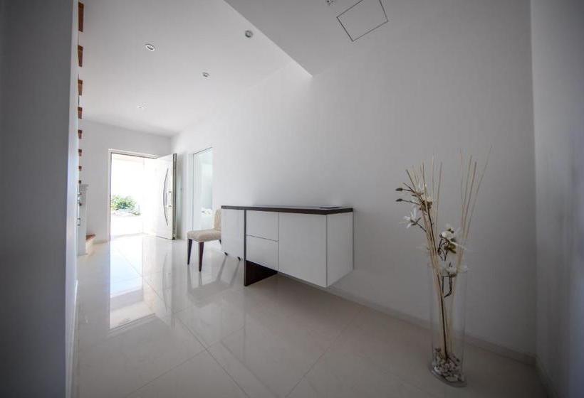 Villa The White Villa