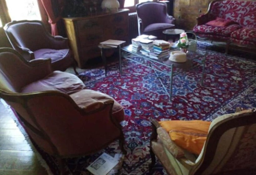 مبيت وإفطار La Roseraie