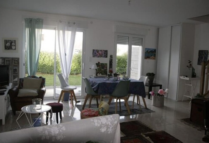 مبيت وإفطار Les Petits Déjeuners De Flo