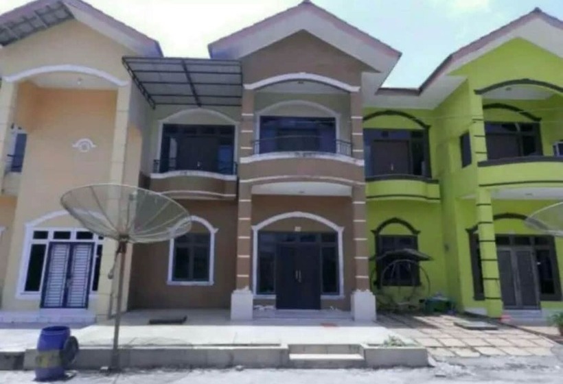 پانسیون Sunroom Villa Bukit Mas