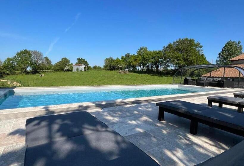Bed and Breakfast La Millière   Chambres D Hôtes   Piscine & Campagne   Marie Anne & Marie Adélaïde