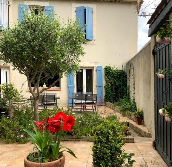 مبيت وإفطار Le Colibri Bleu
