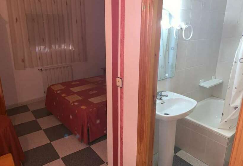 ペンション Hostel Restaurant Leyvamar