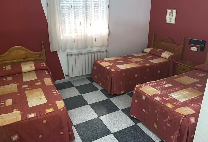 ペンション Hostel Restaurant Leyvamar