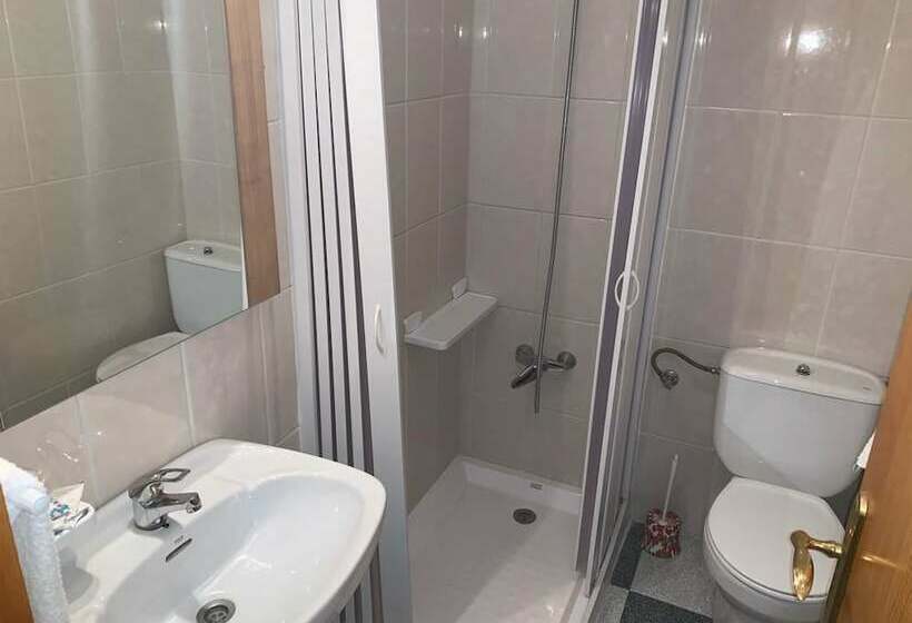 ペンション Hostel Restaurant Leyvamar