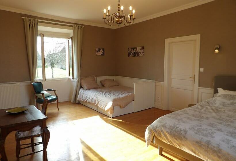 Au Pays De Jacquou : Chambre D’hôtes Et Table D’hôtes