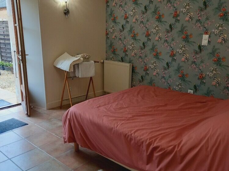 Au Pays De Jacquou : Chambre D’hôtes Et Table D’hôtes