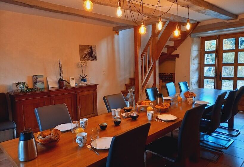 Au Pays De Jacquou : Chambre D’hôtes Et Table D’hôtes
