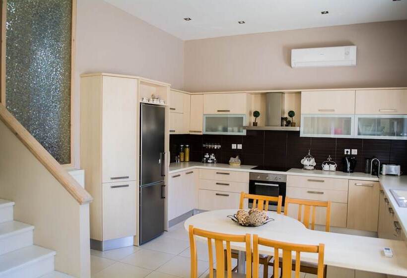 Chris Rea Villa