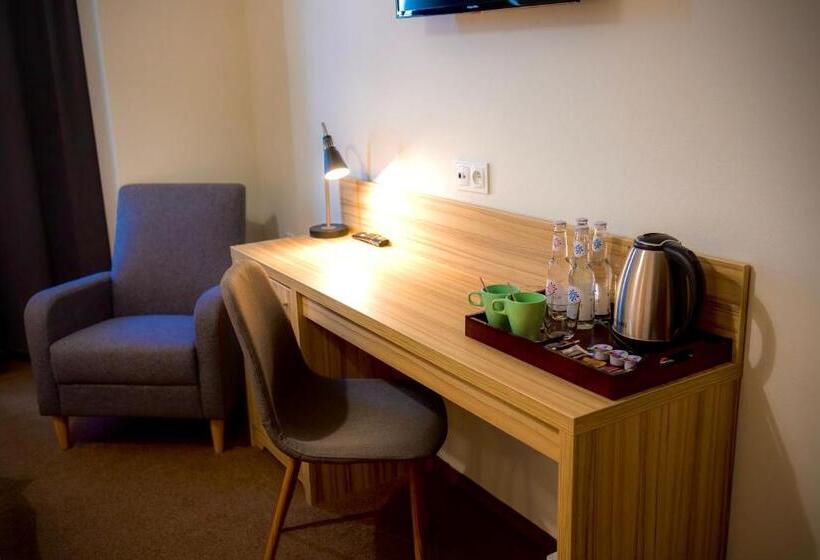 ホテル Nadodrzański Dwór   Nowa Sól