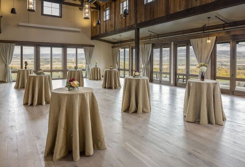 בית מלון כפרי Sage Lodge