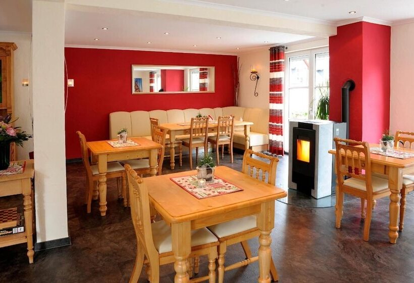 ペンション Wein & Gästehaus M. Bai