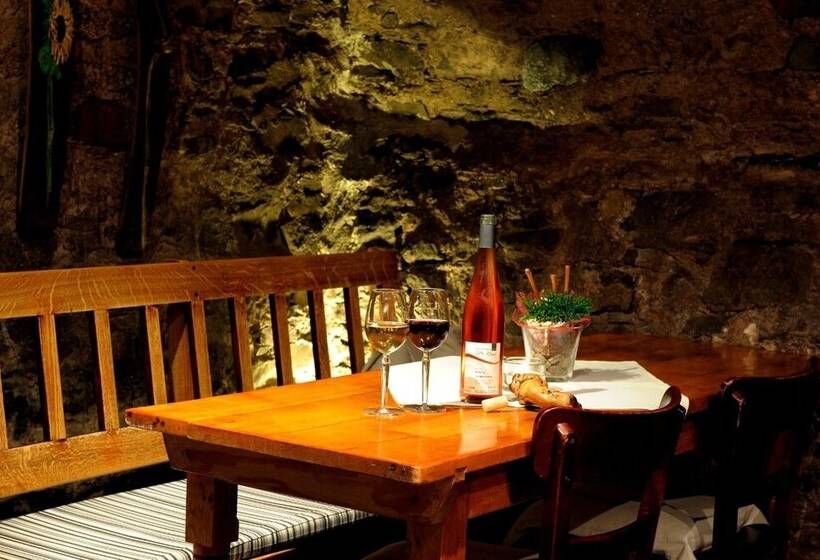 ペンション Wein & Gästehaus M. Bai